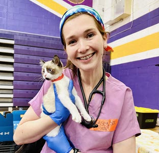 Meadowridge Vet Staff - Sharon- Kelsey, LVT